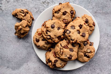 Why are my 3 ingredient peanut butter cookies crumbly?